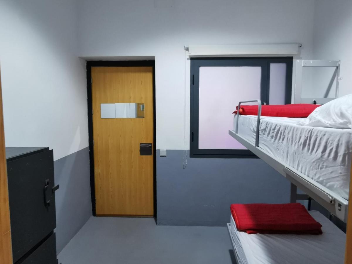 Traveller Box Hostel Seville Exterior photo